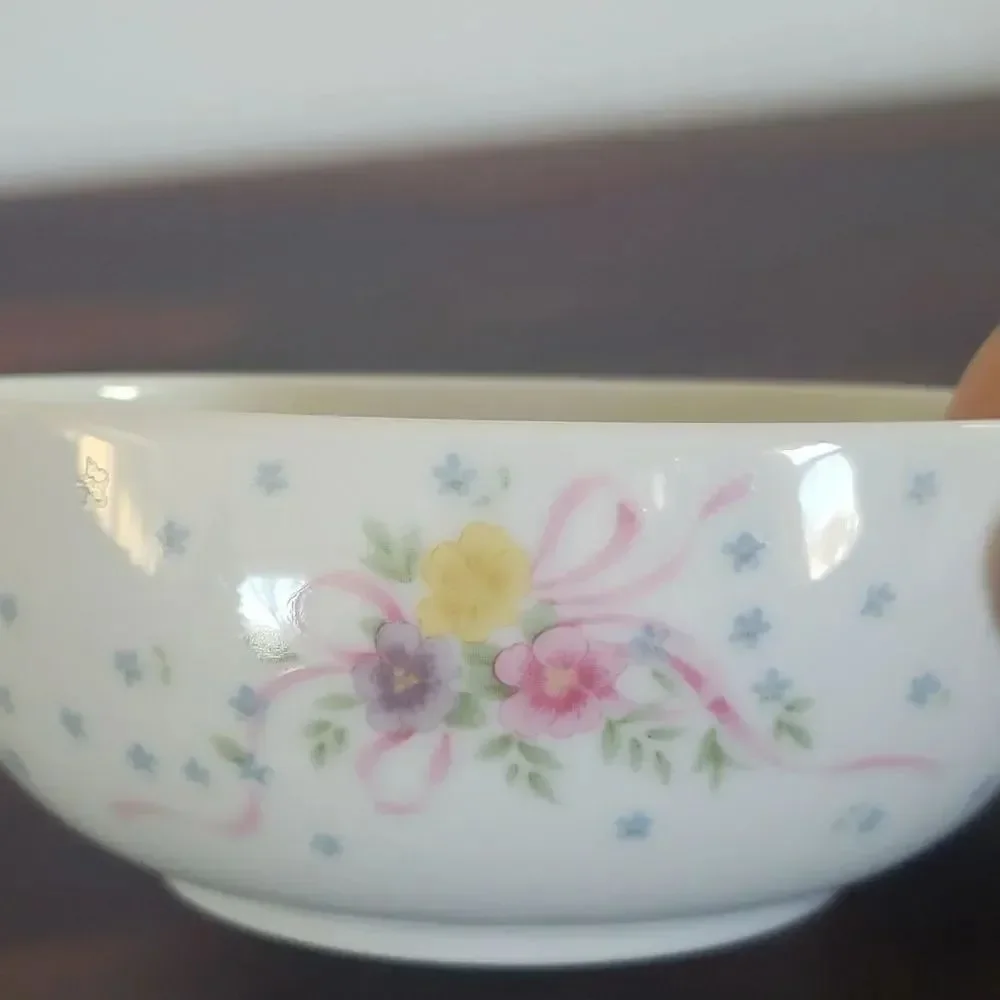 Very Pretty Vintage 1993 FTD Floral Ceramic Bowl Dish